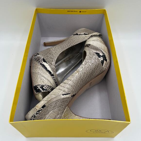 WHITE HOUSE BLACK MARKET, Patent Leather Snake Print Pumps, 4.25", 8.5 - Picture 7 of 7